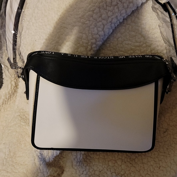 Purse - Picture 2 of 2